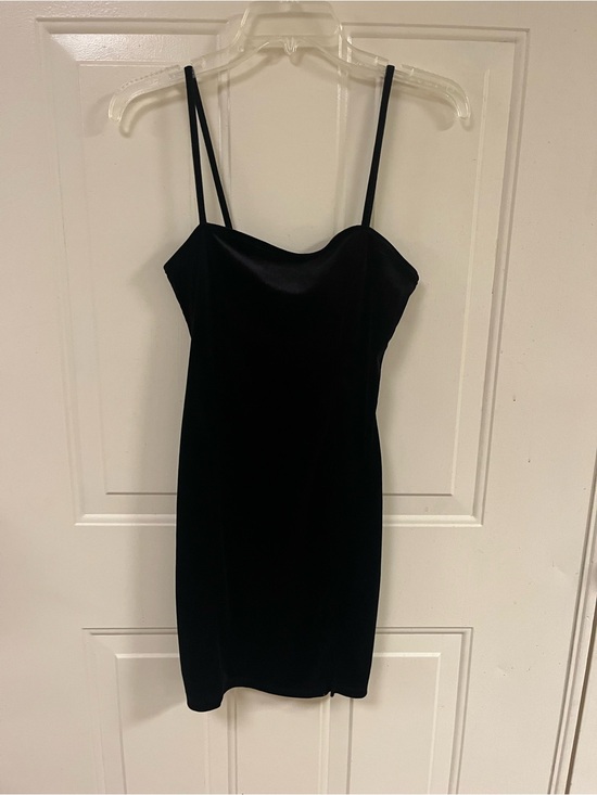 h and m black velvet dress H&M | Dresses | Hm Mini Light Pink Trim 4 Drawer Jumbo Chest Cloth Size:L Partially lined.